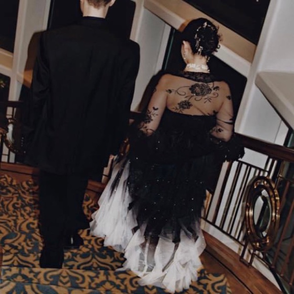 BLACK & WHITE OMBRÉ SPARKLY PROM DRESS - Picture 5 of 7